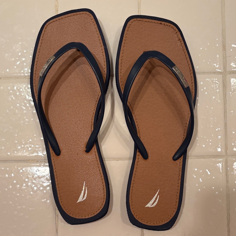 Nautica Navy Casual Flip Flop Sandals Sz 8-9